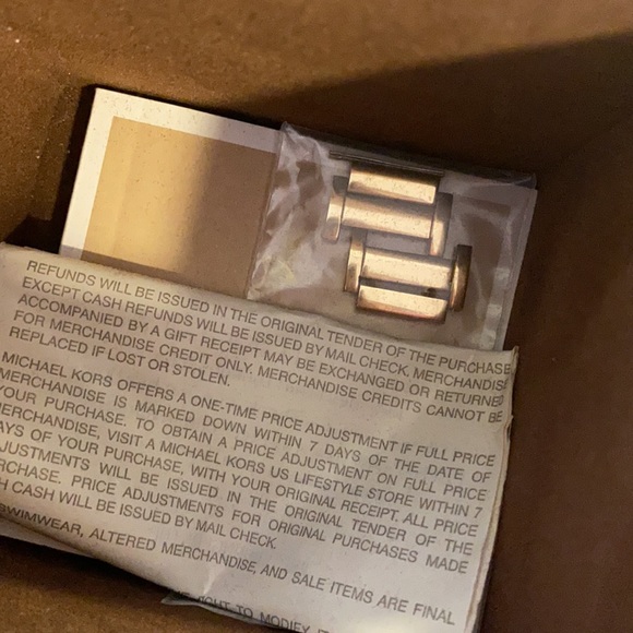 Micheal Kors Watch - Picture 2 of 2